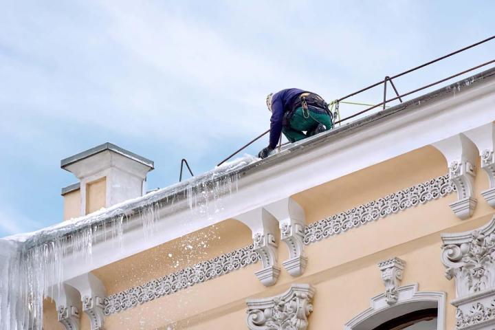 Roof Snow Removal Options Ajax